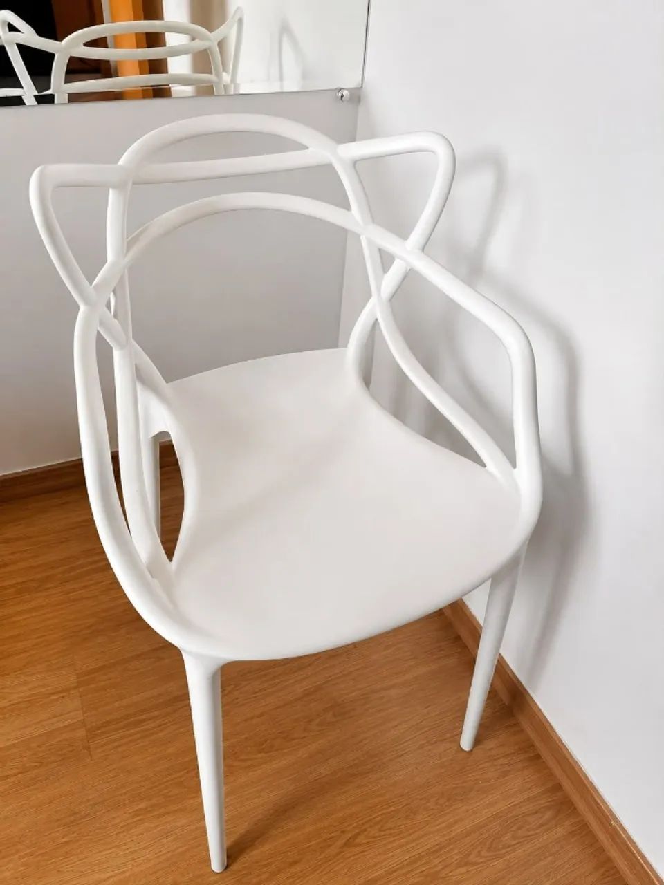 Cadeira Design Branca - Excelente | R$ 100,00