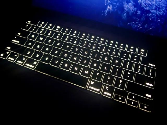 MacBook Pro M1 Pro 14 2021 + 16GB + 512GB  - Foto 3