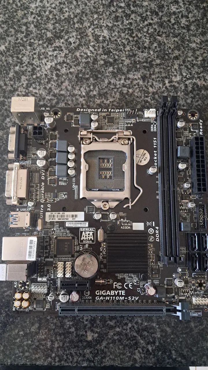 PLACA MÃE GA-H110M-SV2 + i5-7400
