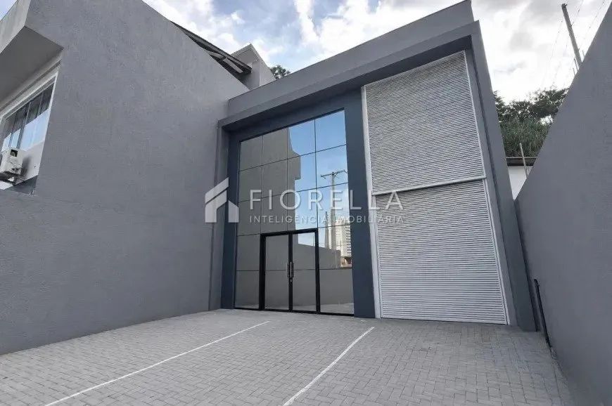 Excelente loja comercial para locação 283m² Estreito - Florianópolis.