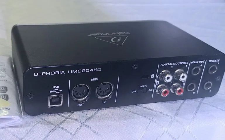Interface de áudio Behringer UMC204HD - Foto 4