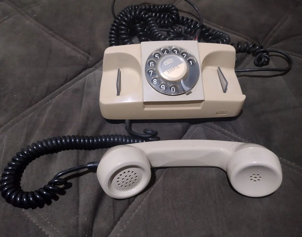 Telefone de disco antigo - Foto 3