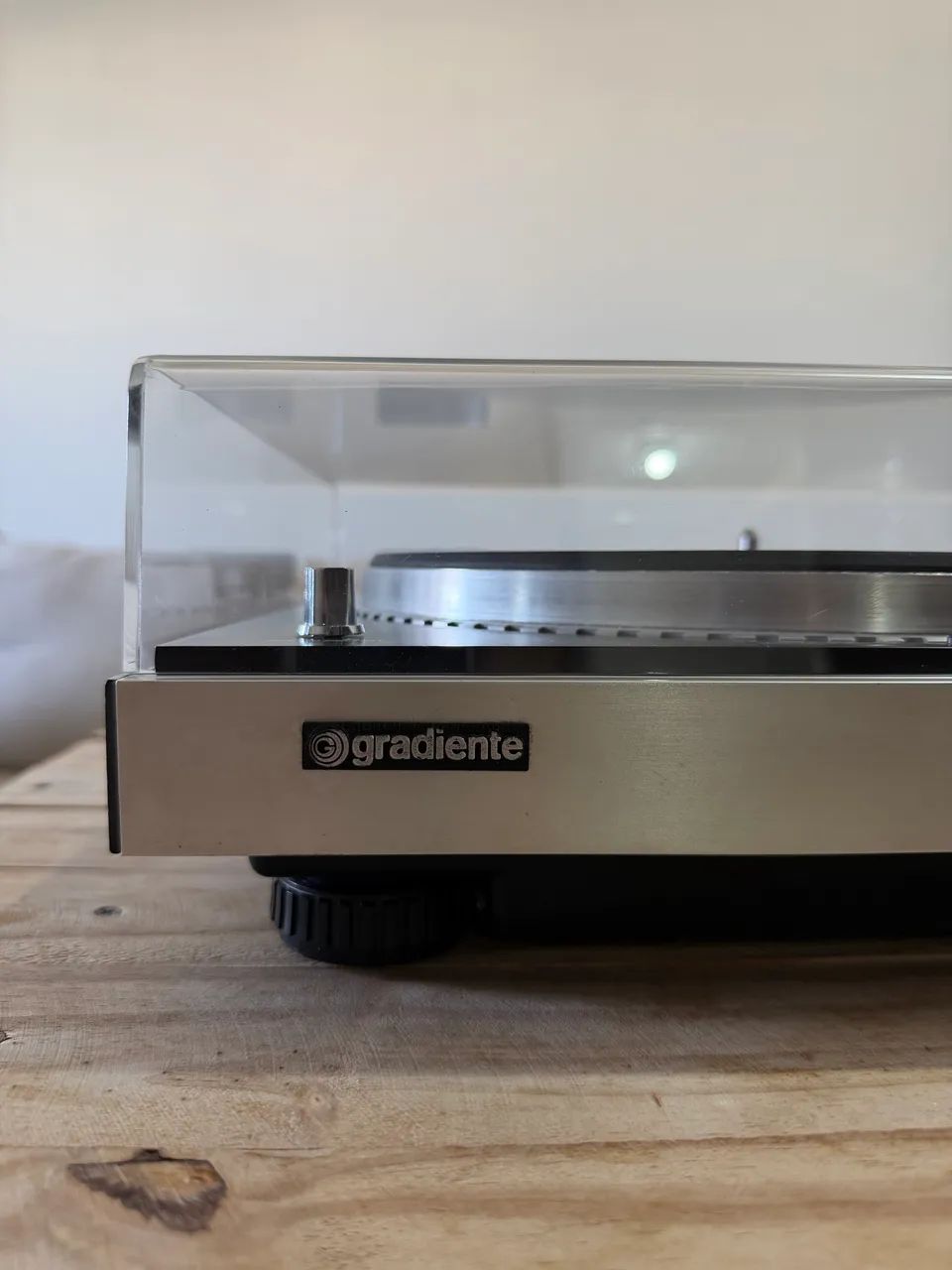 Toca disco Gradiente DD200Q