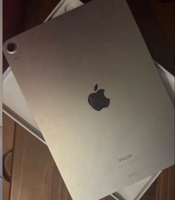 iPad Air 5ª Geração (2022), 64GB, na cor Estelar (Starlight)  - Foto 2