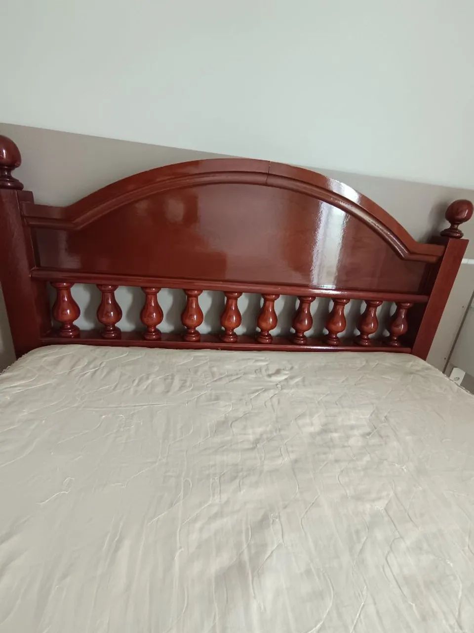 Cama de casal - madeira maciça  - Foto 2