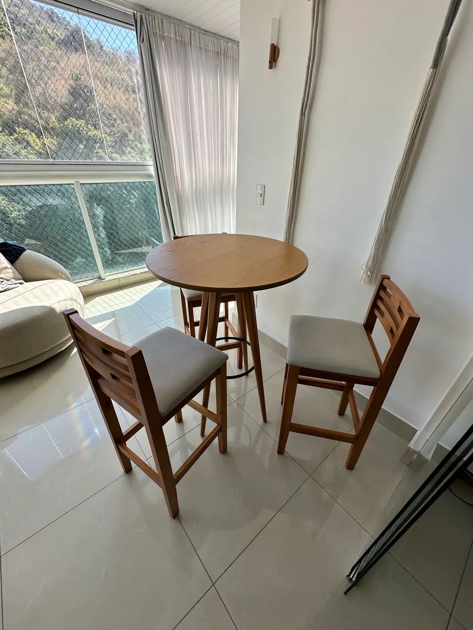 Mesa com cadeira para varanda