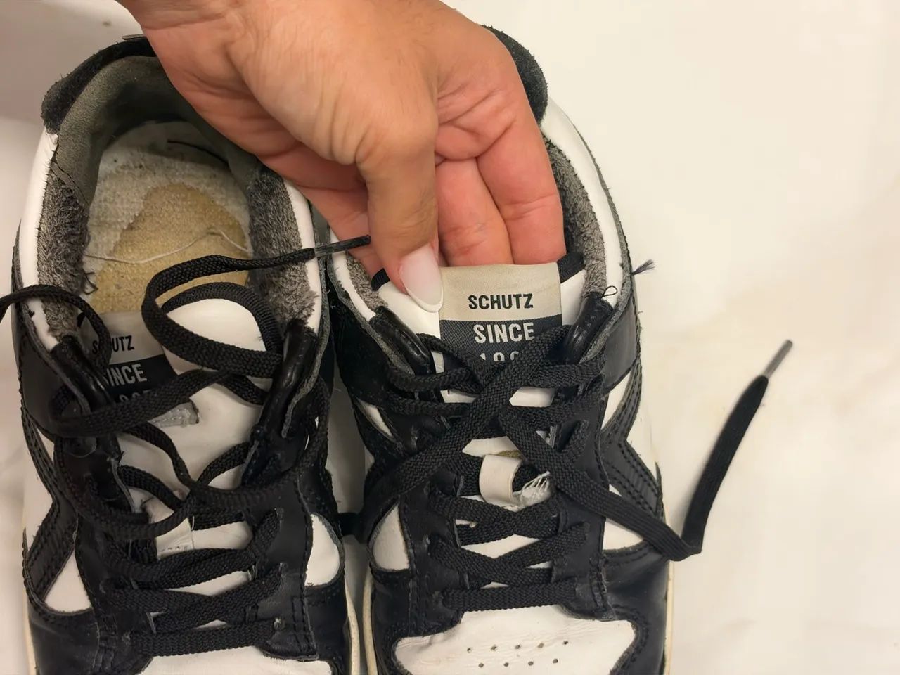 tênis schutz preto e branco - Foto 2
