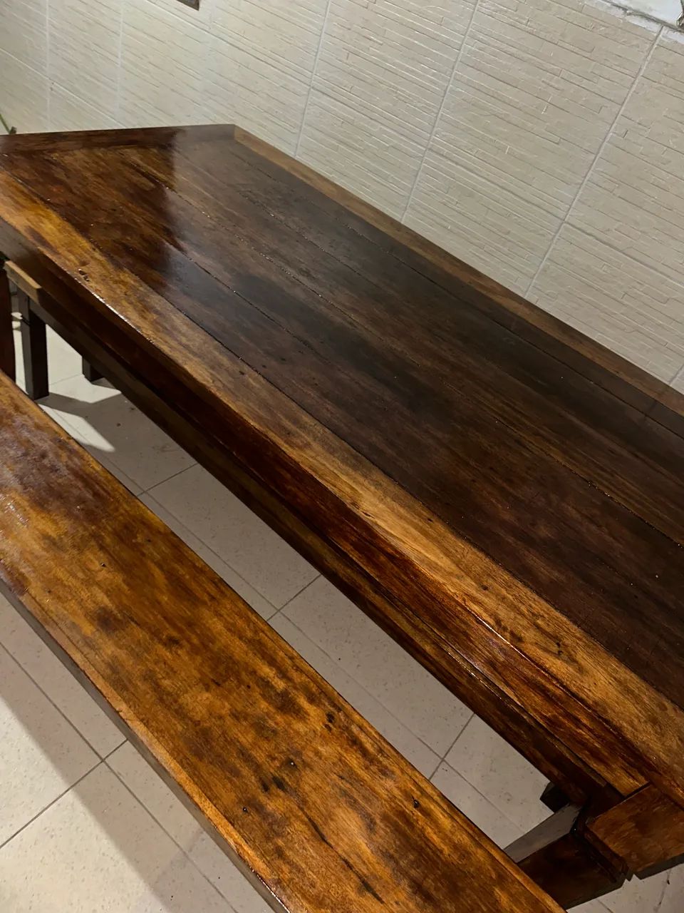 Mesa de madeira maciça. - Foto 2