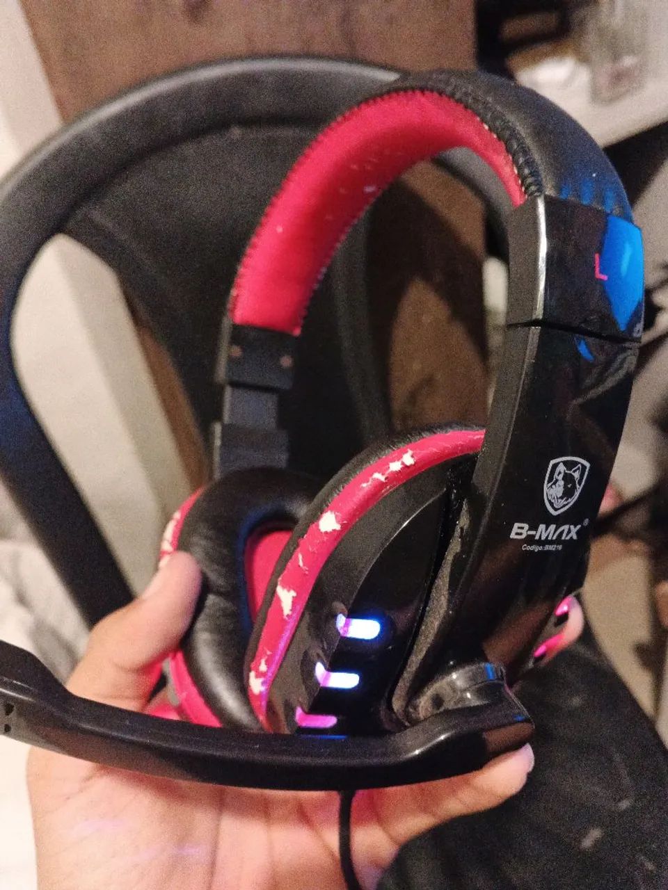 Fone de ouvido headset,brilhante serve para tudo nenhum defeito passou um tempinho parado