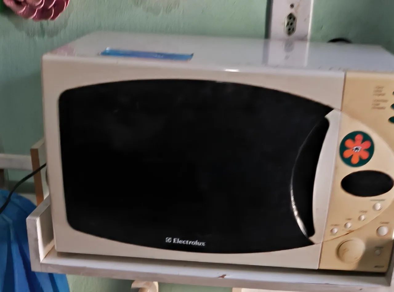 Microondas da marca eletrolux