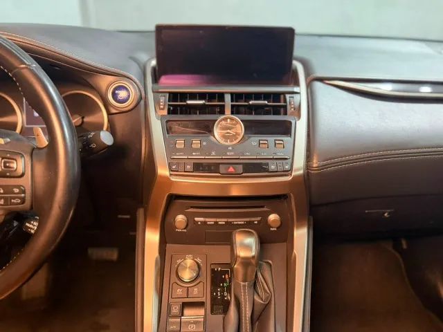Lexus NX-300 H Luxury 2.5 16V Aut., foto 8 de 11