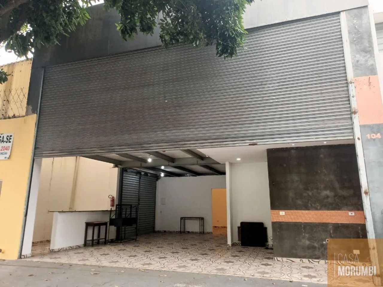 LOCAÇÃO - PONTO COMERCIAL NO CAMPO BELO COM 240m² ÁREA TOTAL