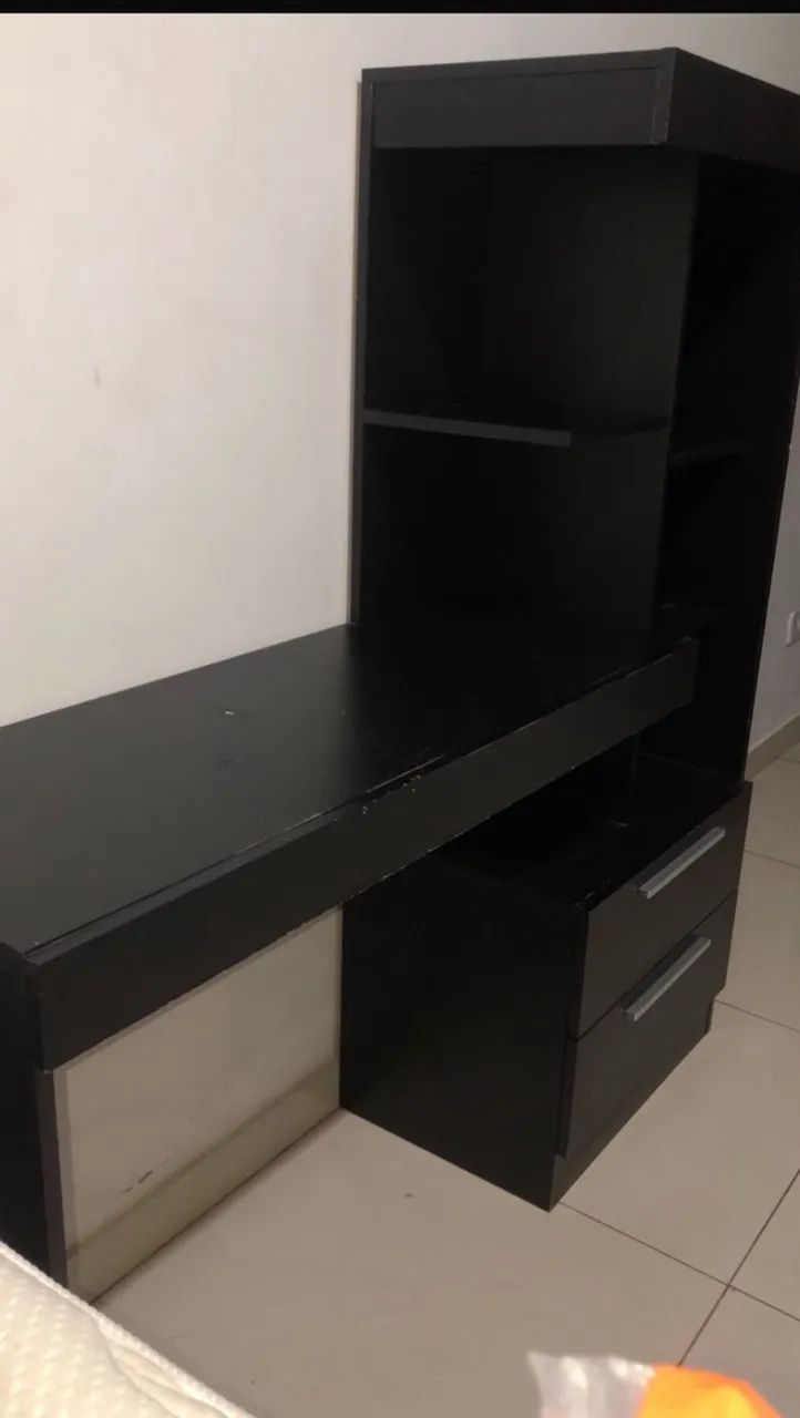 Vende-se penteadeira c/ espelho!! 
