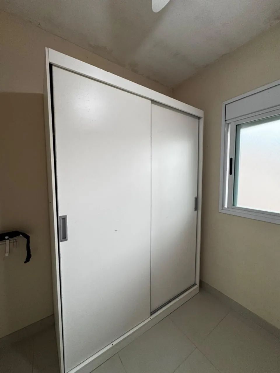 Guarda-Roupa Branco 2 Portas de Correr