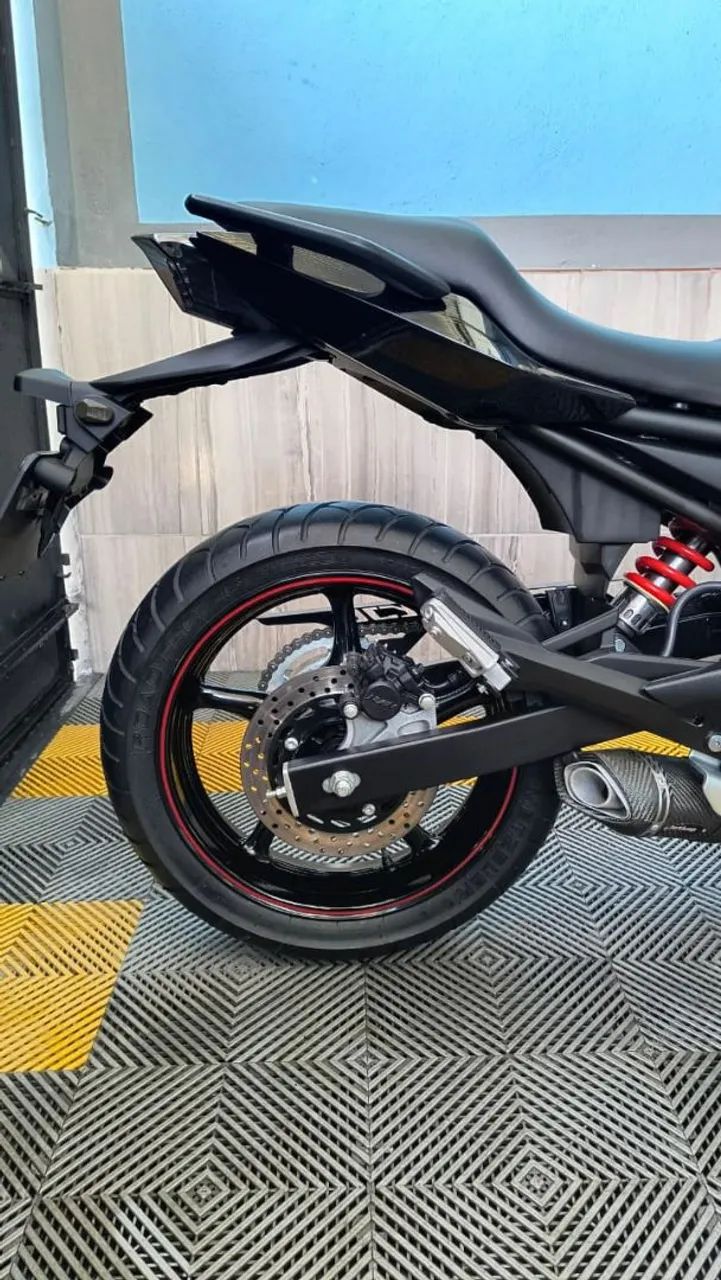 Yamaha XJ6 N  - Foto 4