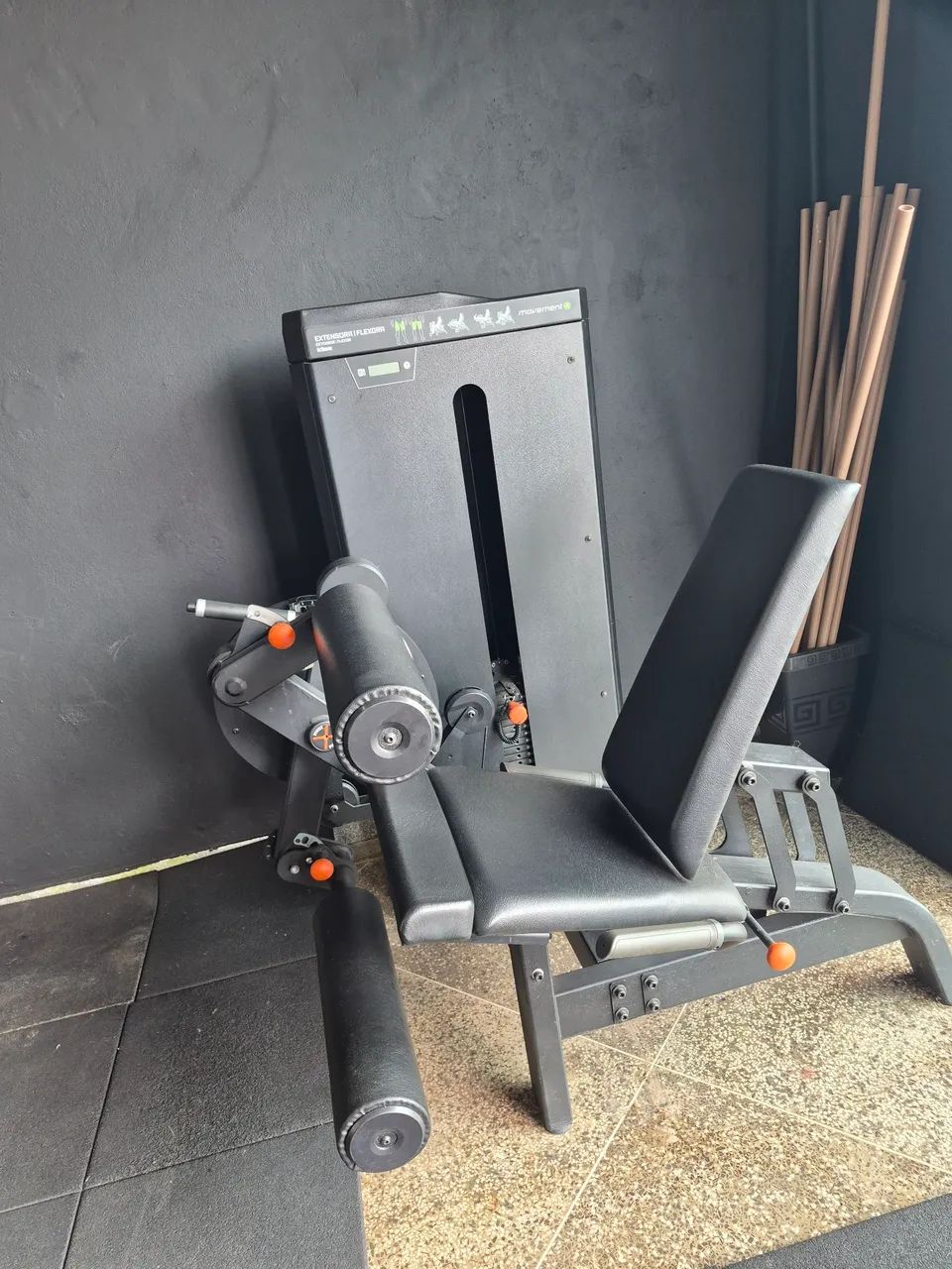 VENDO CADEIRA EXTENSORA E FLEXORA  - Foto 3