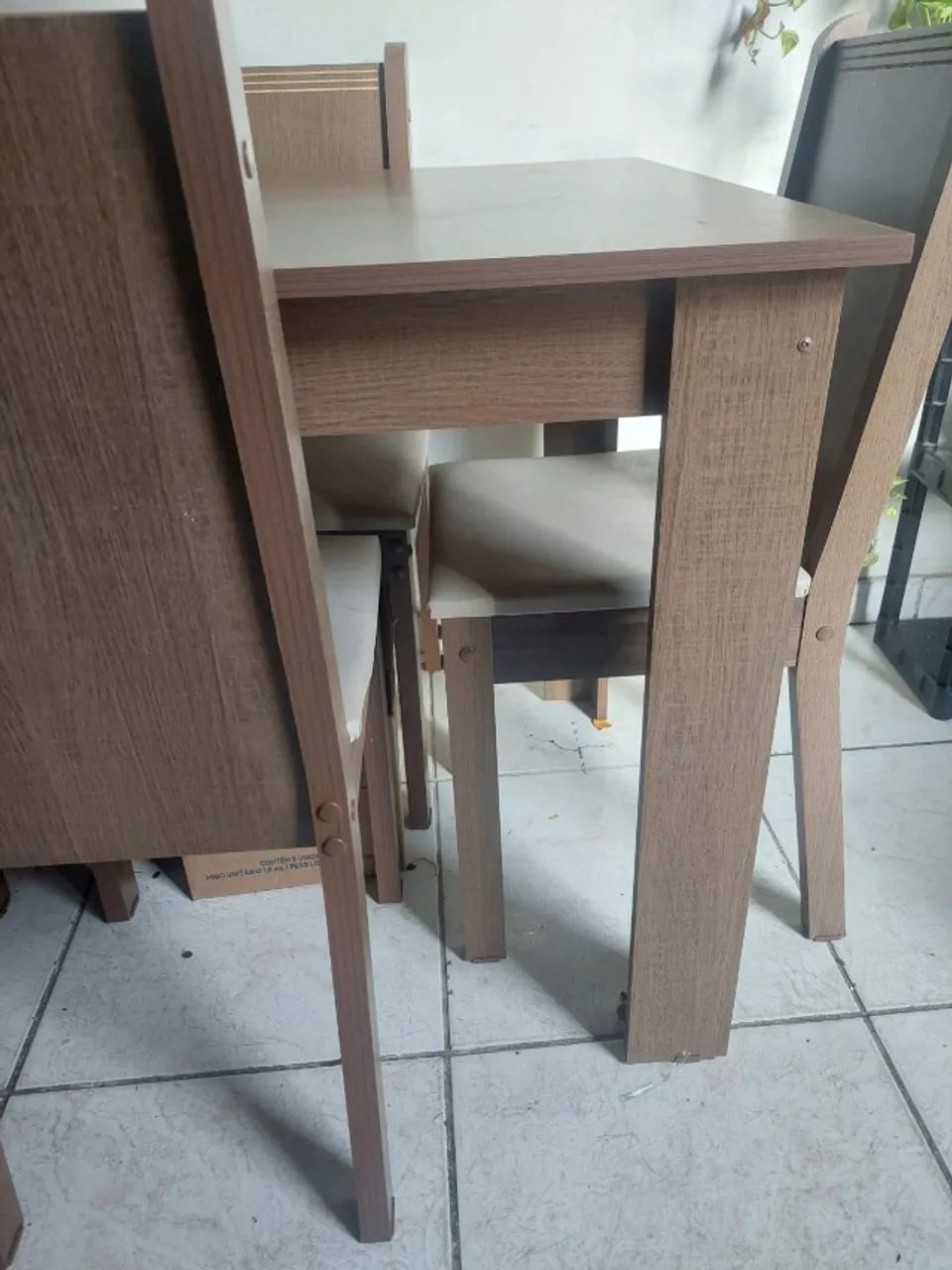 Mesa Elegante de jantar com 6 cadeiras - Foto 3