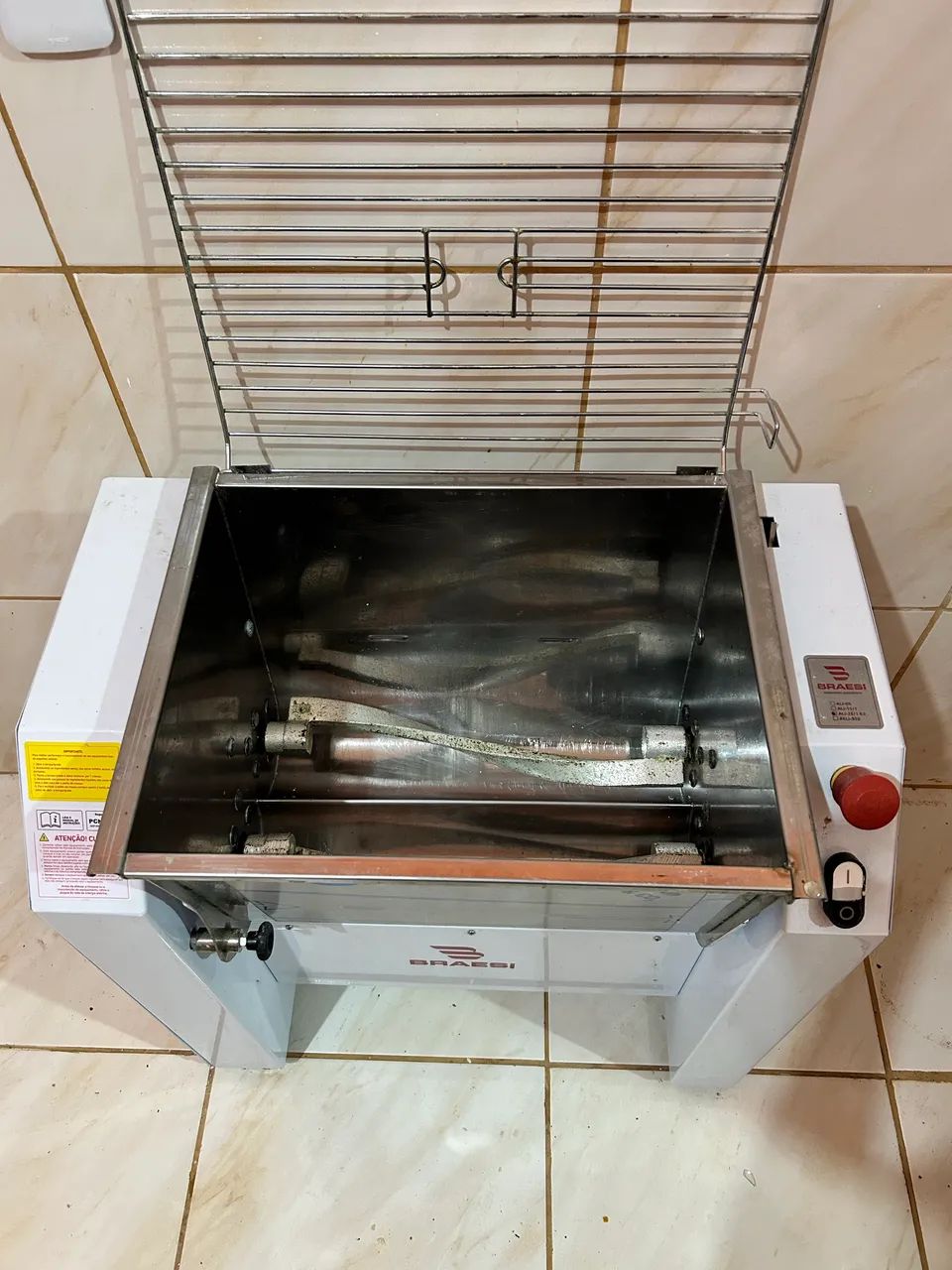 Batedeira 25kg muito novo  - Foto 4