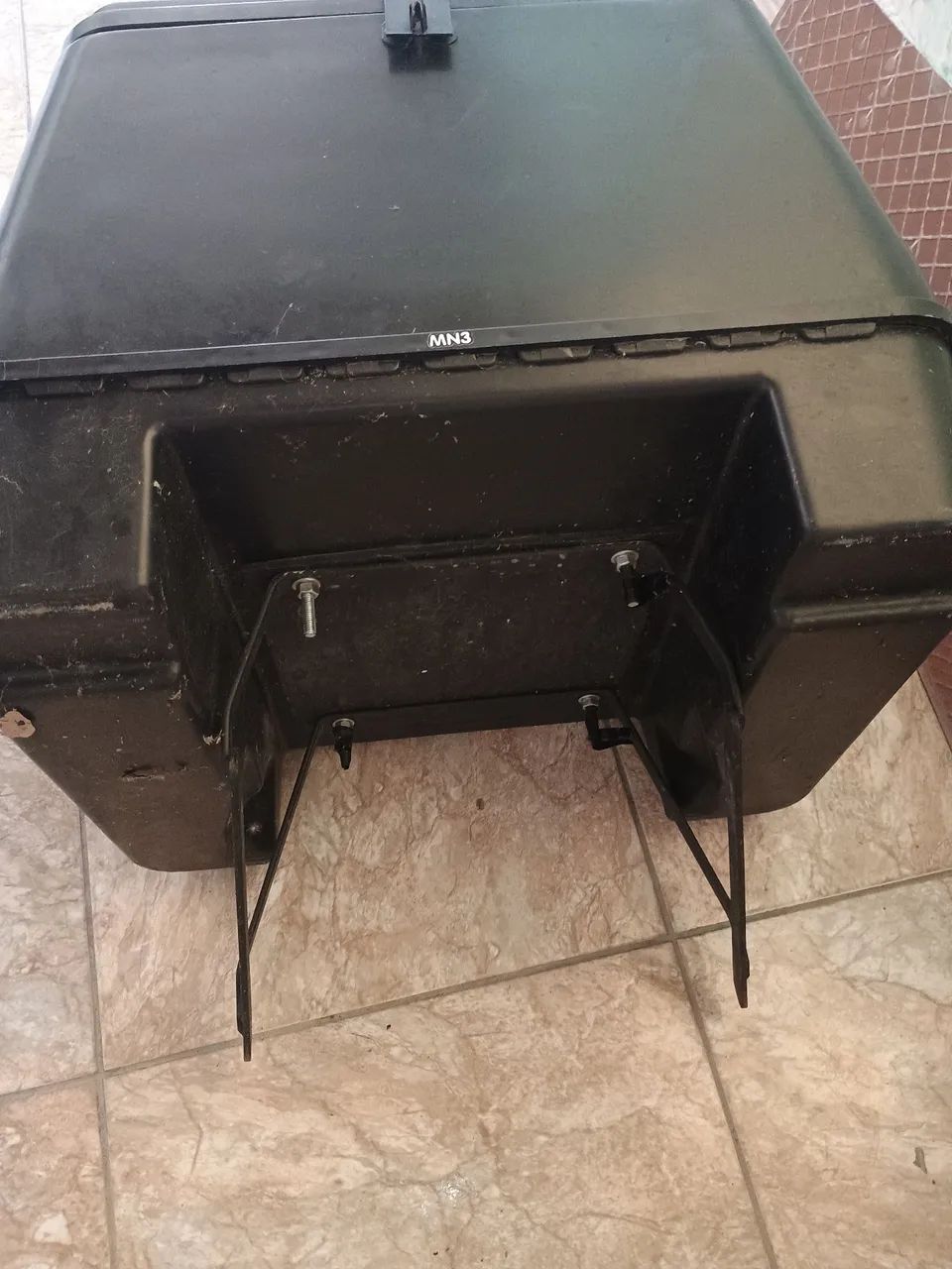 VENDO BAU MOTO E SUPORTE  COMPLETO - Foto 4