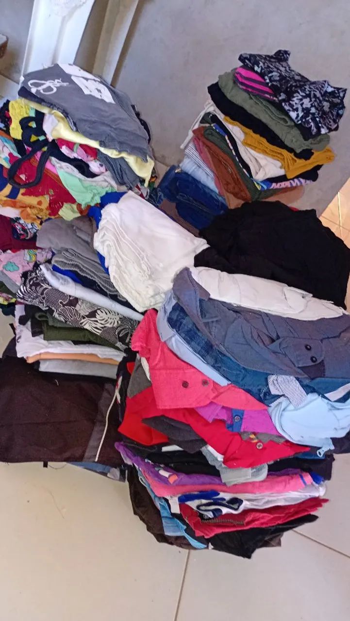 Vendo Roupas qualquer peça 3 reais? - Foto 3