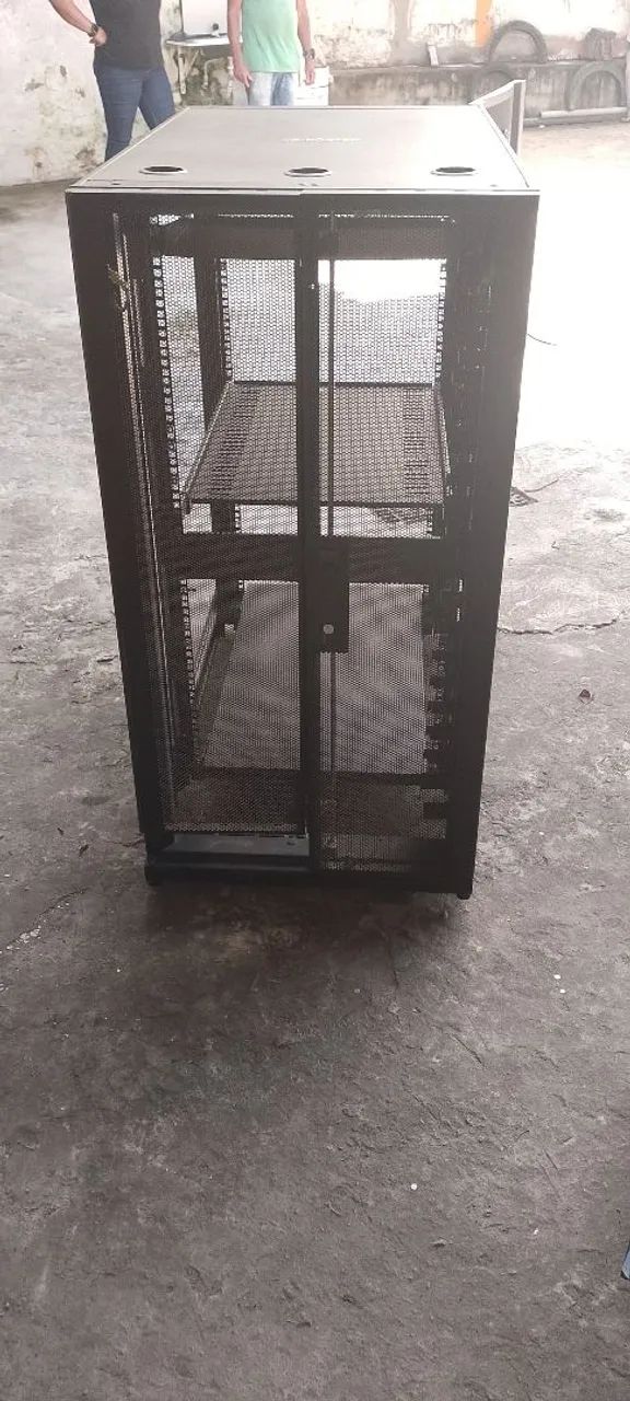 Mini rack APC 24u xp3104 preto - Foto 4