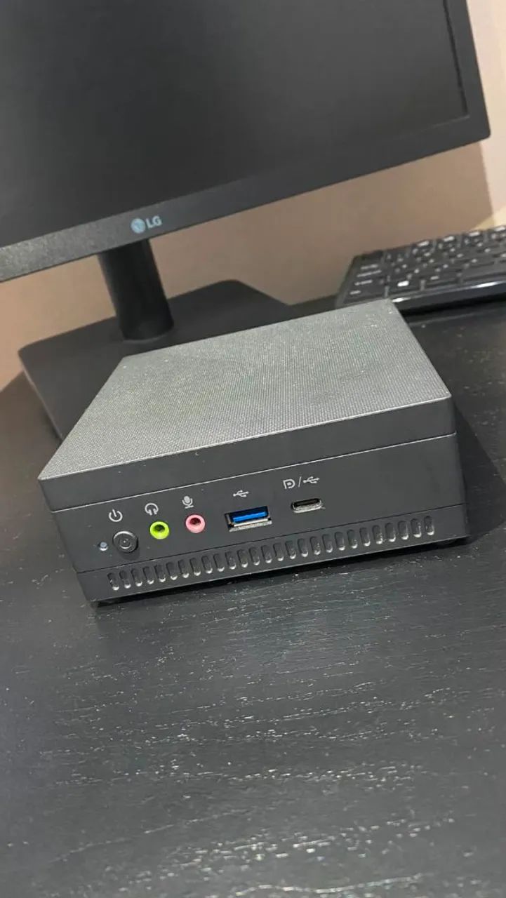 Mini PC Ryzen 7 8GB RAM 256GB SSD