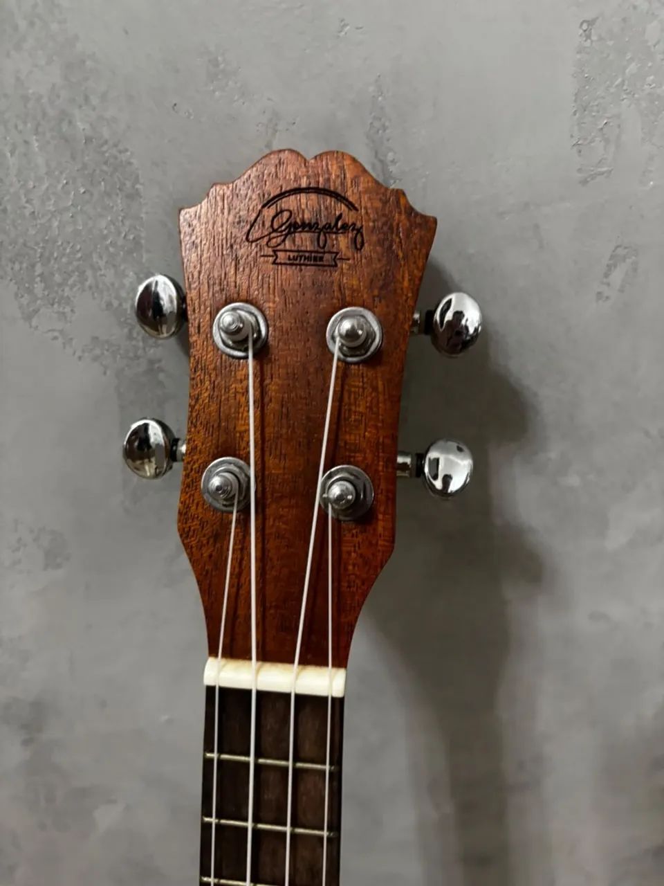 ? Ukulele em perfeito estado + Case e cordas extras - Foto 2