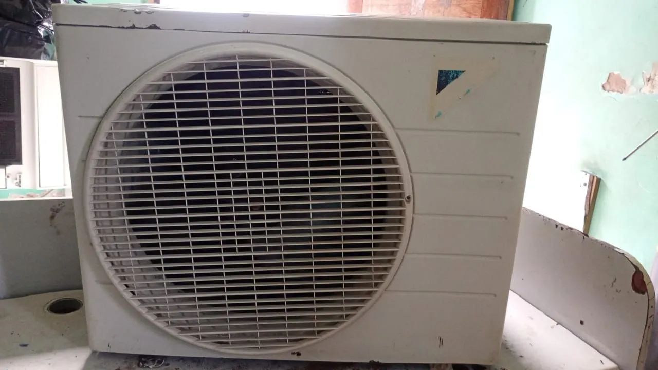 Vendo condensadora de 12 mil BTUs  - Foto 2