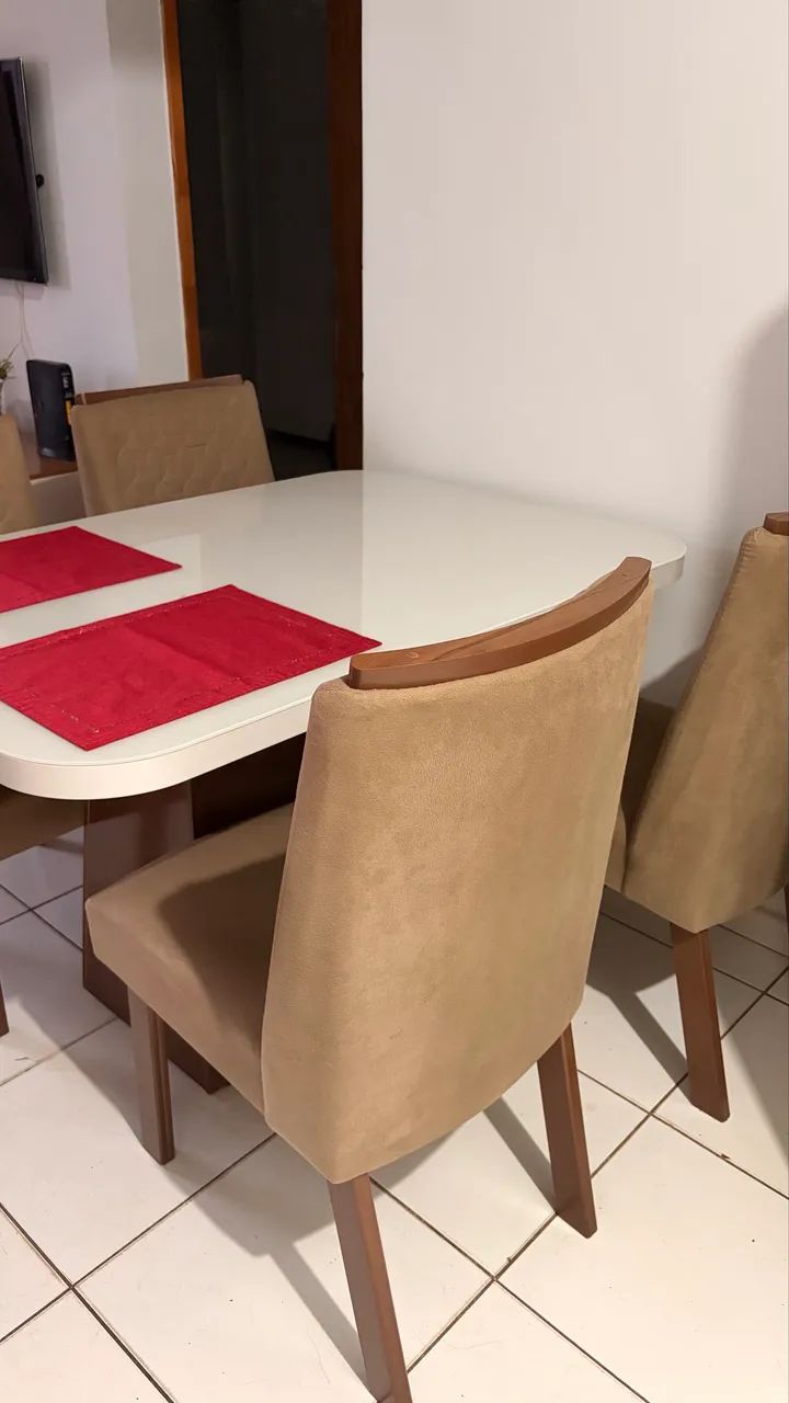Mesa com 4 cadeiras  - Foto 2