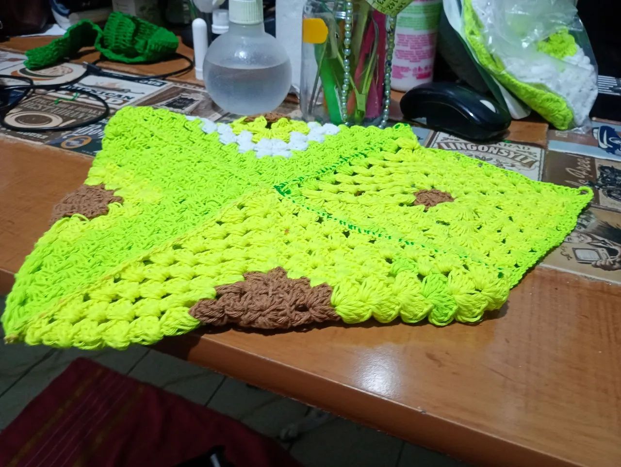 Blusa com bolsa em crochê  - Foto 4