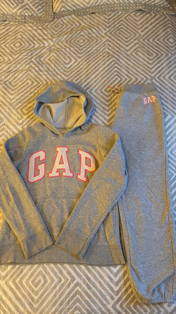 Conjunto de moletom GAP ( Importado dos EUA).