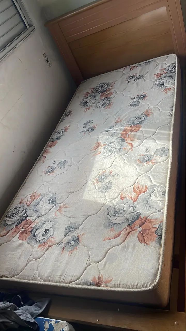 VENDO CAMA DE SOLTEIRO COM COLCHÃO  - Foto 5