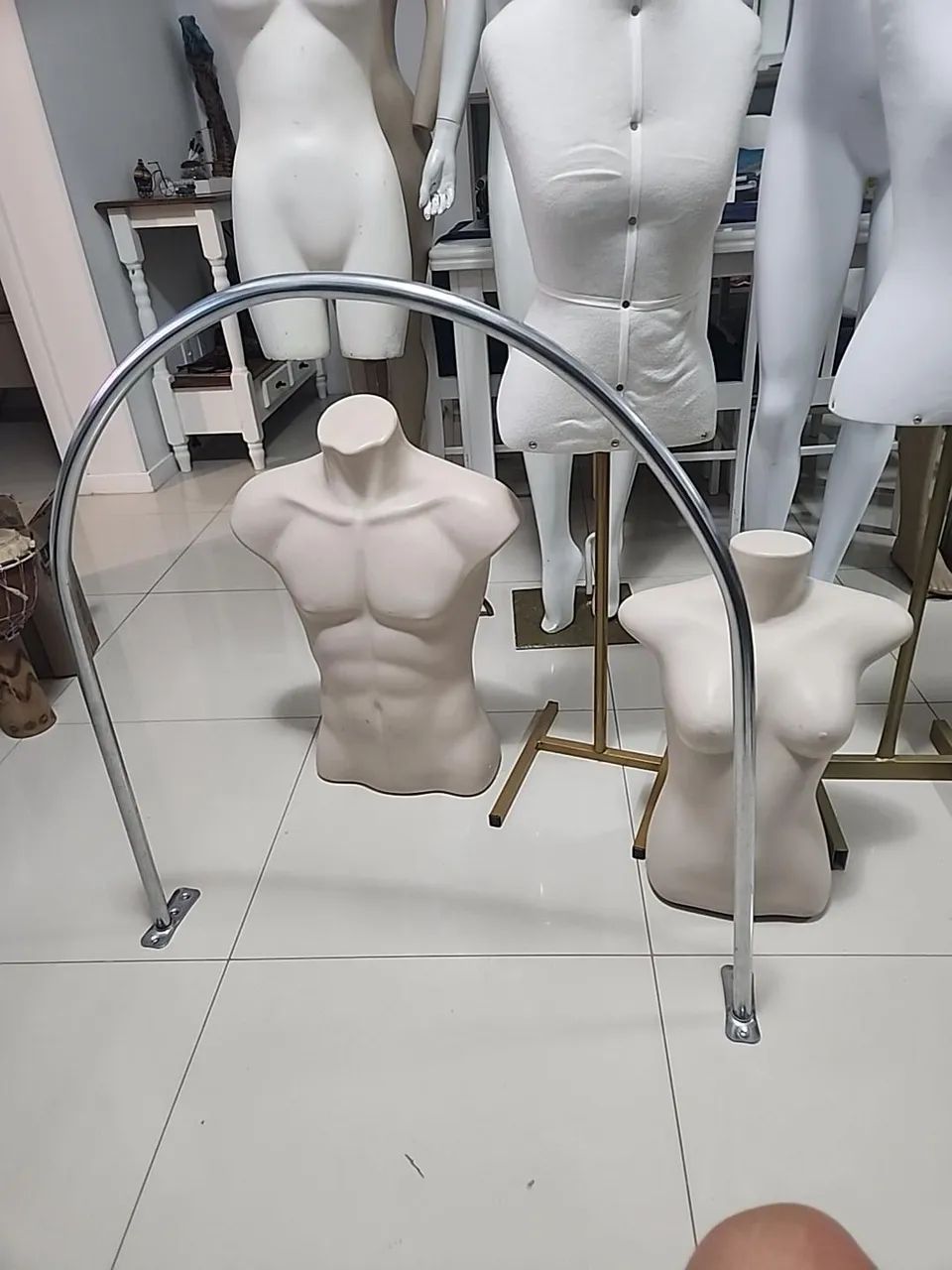 Manequins e vestiario - Foto 2