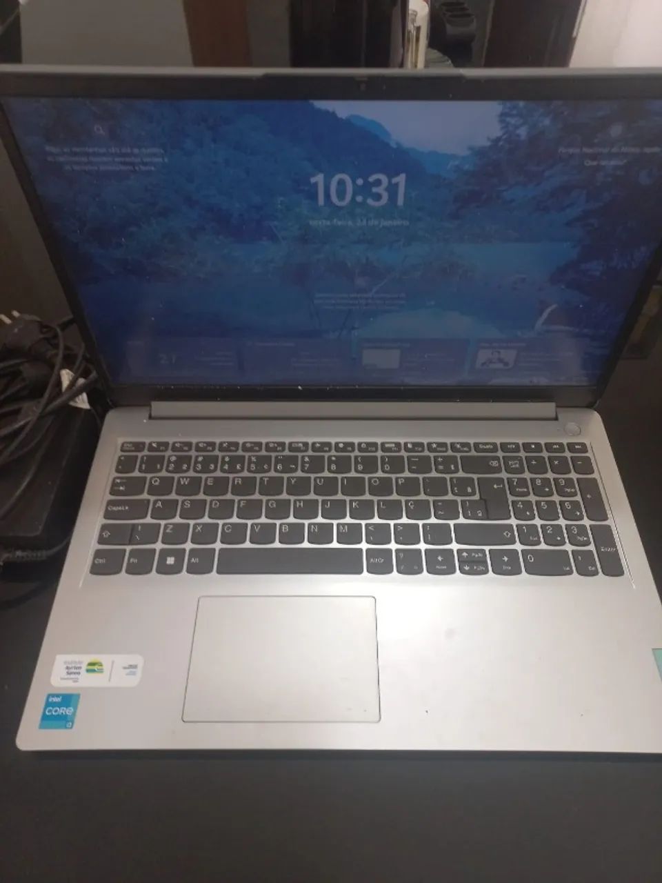 Notebook Lenovo, com 2 Meses de Uso, Sem Risco na Carcaça