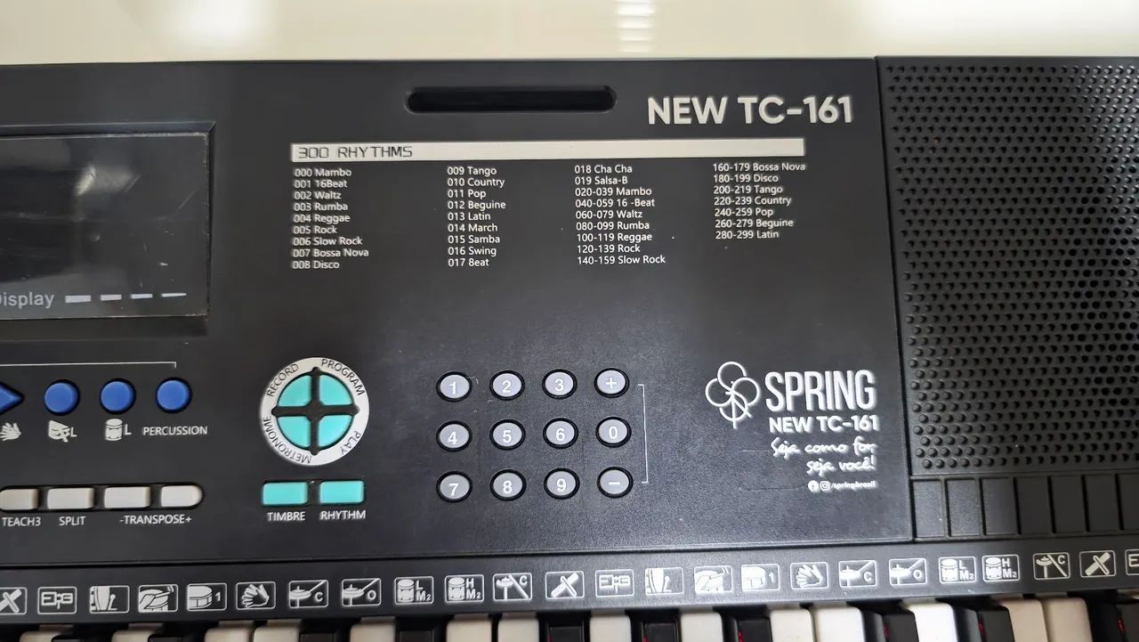 Teclado Musical Spring NEW TC-161 com 61 teclas. - Instrumentos