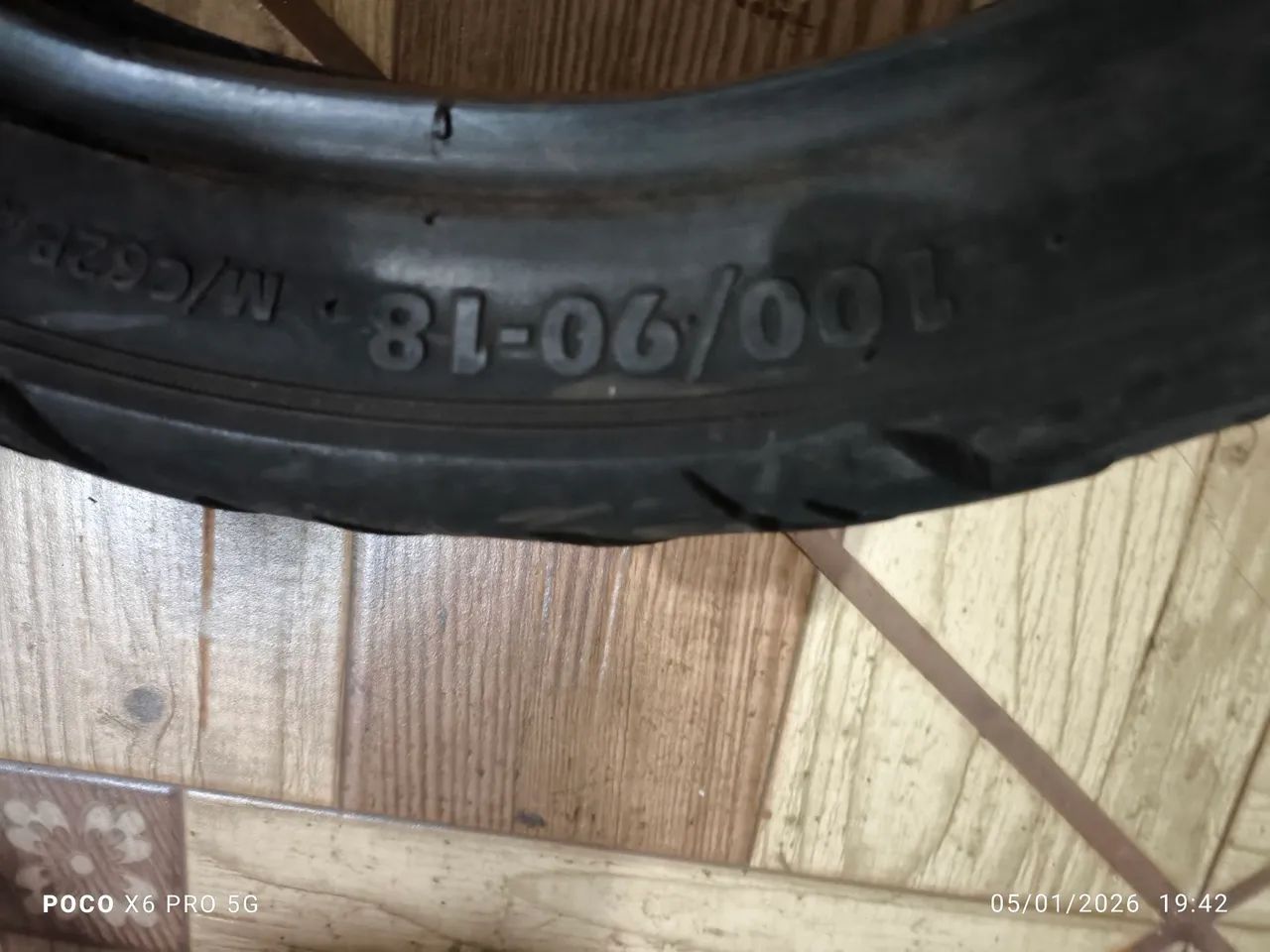 Pneu de moto 100/90/18 - Foto 2