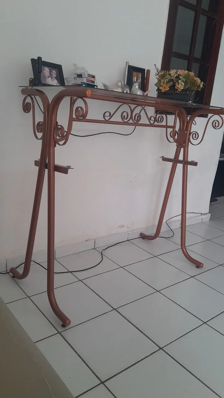 Balcão de ferro com vidro 