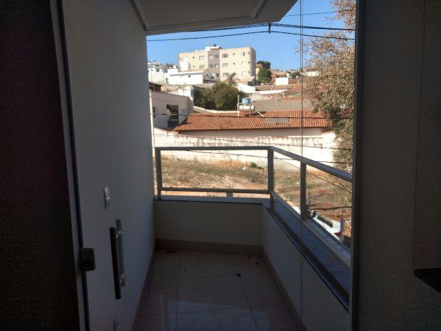 Ótimo apartamento no bairro cidade jardim em patos de minas - Foto 15