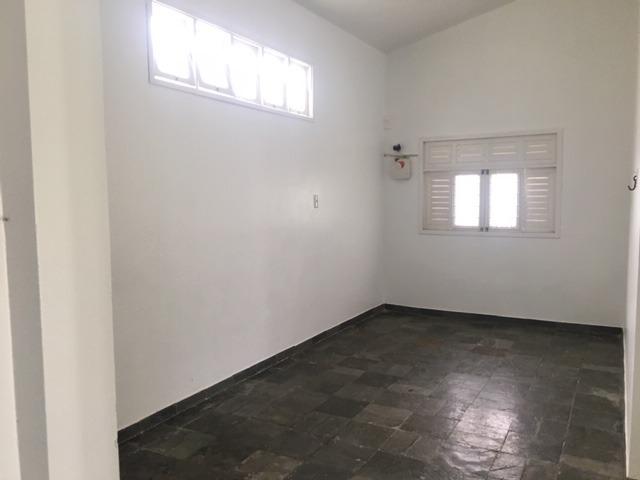 Casa a 500 metros do mar, excelente localização, com 1080 m² de terreno - Foto 9
