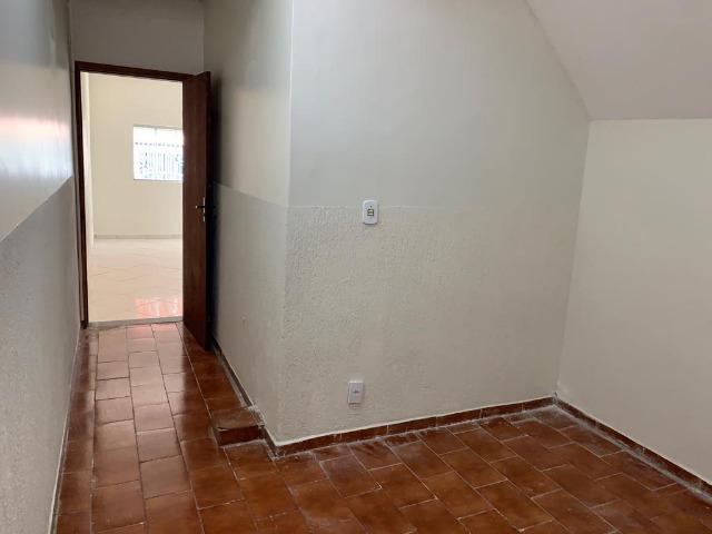 Excelente Imóvel, são três casa o mesmo lote, com renda e localização privilegiada - Foto 17