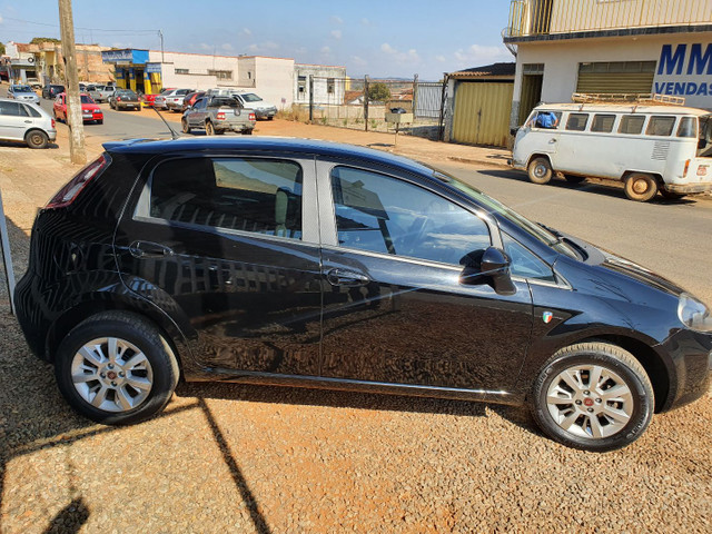 Punto 2016 atractive 1.4 (( Apenas 27 mil km rodados)) - Foto 4