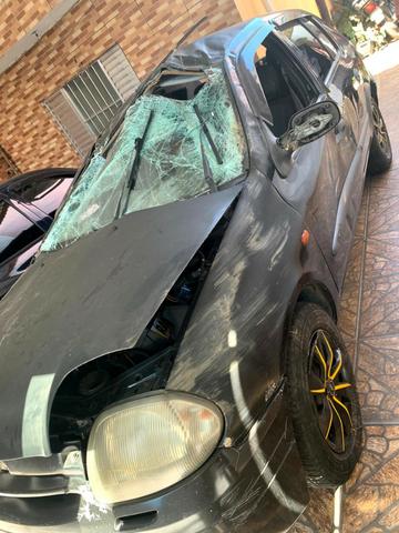 Renault Clio Sedan 2003 ( Média Monta ) - Foto 3