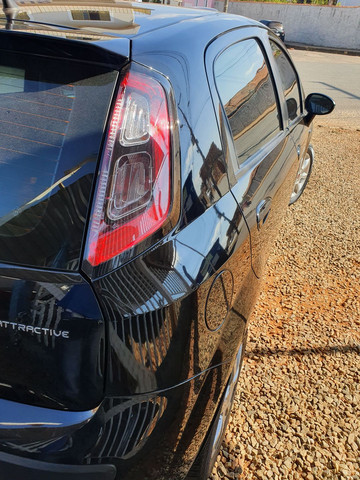 Punto 2016 atractive 1.4 (( Apenas 27 mil km rodados)) - Foto 3