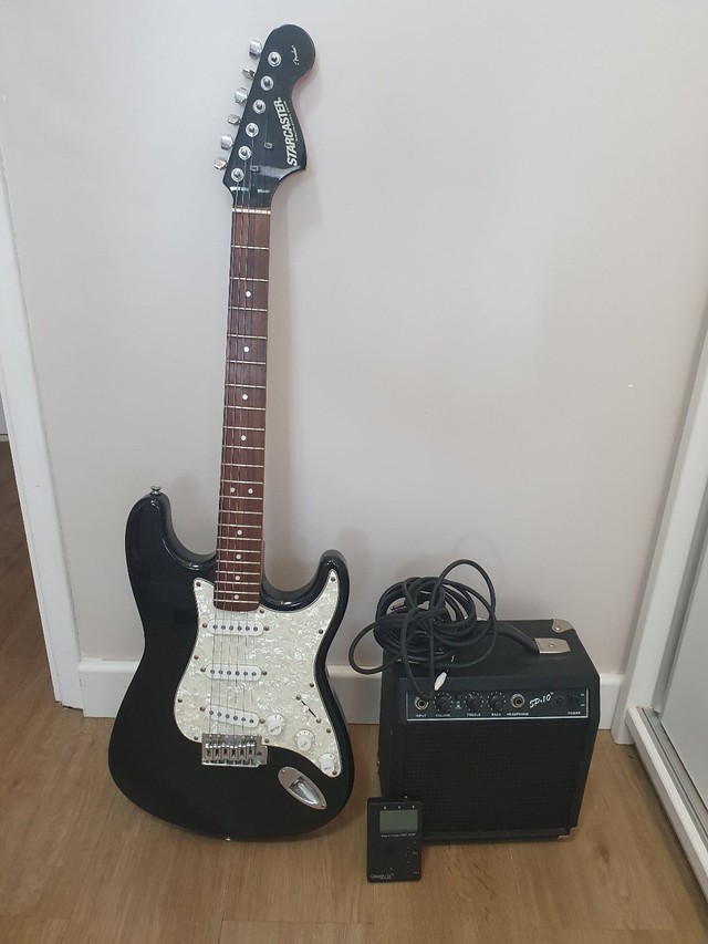 Kit Guitarra Fender Starcaster + Amplificador + Case + Afinador
