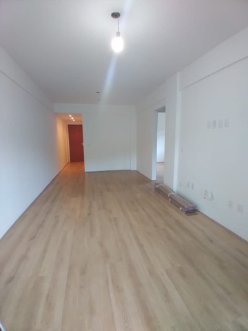 Vendo Apartamento 2 quartos (1 suíte) e duas vagas - cod AV 12037 - Foto 5