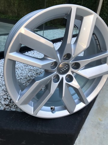 Rodas Audi Q-5 Prata Brilhante Original - 18x8 Offset 39 (Sn)