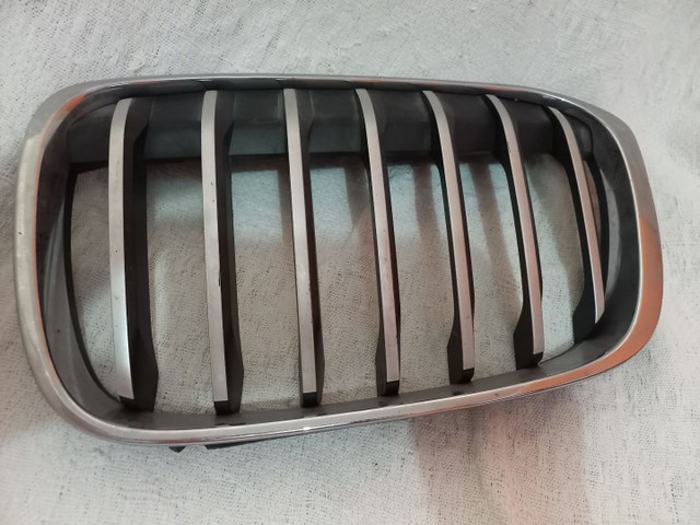 Grade frontal bmw X1 com cromado 16/17 - Foto 4