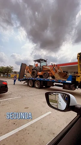 Alugo retroescavadeira
