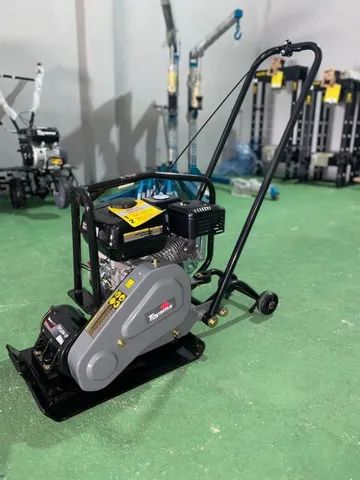 Placa compactadora e vibratória a gasolina 60kg Toyama - Loja/Nova - Foto 4