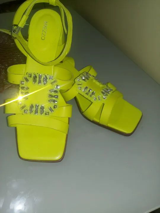 Uma linda sandália arezzo 38